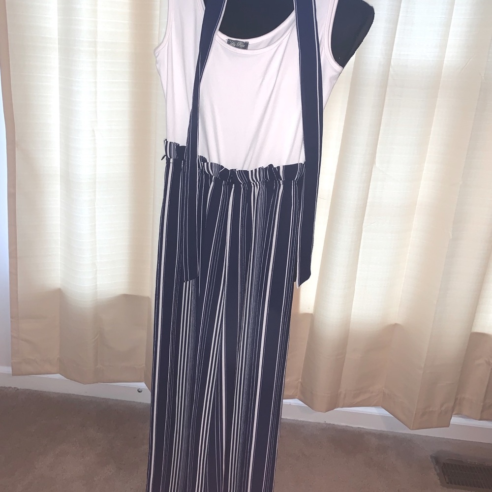 Kohl’s Lily Rose White and Navy Blue Jumpsuit
